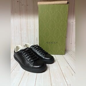 Gucci Calfskin Leather GG Tennis Embossed Ace Sneakers Black Sz 5G / 6US